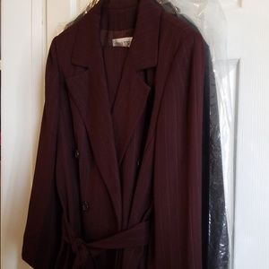 DONNA TORAN OUTFIT SIZE 12 Pin stripe